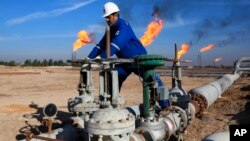 El ministro de Energía de Arabia Saudita, Khalid al-Falih, dijo el lunes que el recorte de producción encabezado por la OPEP podría extenderse más allá de 2017. 