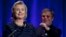 Hillary Clinton recibe el premio de la Fundación Elton John por su labor en la lucha contra el SIDA. 