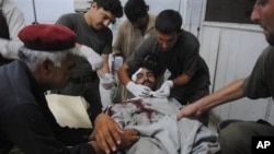 폭탄 테러 공격으로 부상을 입고 병원으로 후송된 부상자