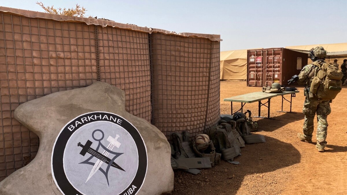 Barkhane : une deuxième base militaire française transférée aux Maliens