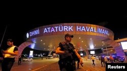 El ministro del Interior de Turquía anuncia que la cifra de muertos por el ataque aumentó a 43.