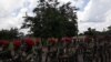 Les Forces Armées centrafricaines (FACA), lors d'une parade à Bangui, en Centrafrique, le 17 août 2018. (VOA/Freeman Sipila)