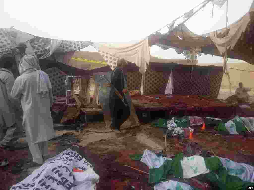 دھماکے کے بعد جائے واقعہ کا ایک منظر
