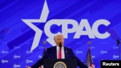 El presidente de Estados Unidos, Donald Trump, habla en la reunión anual de la Conferencia de Acción Política Conservadora (CPAC) en National Harbor, Maryland, Estados Unidos, el 22 de febrero de 2025