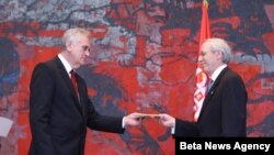 Predsednik Srbije Tomislav Nikolić je danas u Palati Srbija primio akreditivna pisma novog ambasadora SAD Majkla Kirbija.