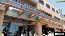 Las oficinas centrales del Comité Nacional Demócrata ya fueron blanco de robo de correos electrónicos, pero ahora se teme que los sistemas electorales estatales estén en peligro.
