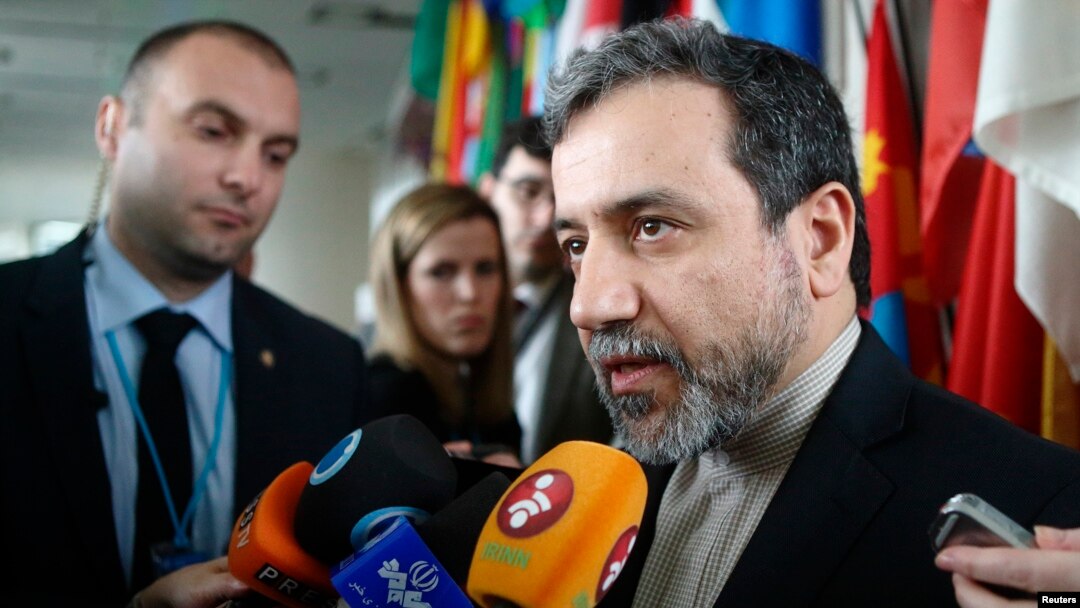 Wakil Menlu Iran, Abbas Araghchi memberikan keterangan kepada media (foto: dok). 