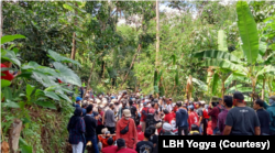 Aksi penolakan warga Wadas yang berujung bentrokan dengan polisi pada 23 April 2021. Foto LBH Yogyakarta