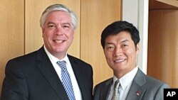 德国议会外交事务委员会副主席克洛泽在柏林会晤到访的洛桑森格