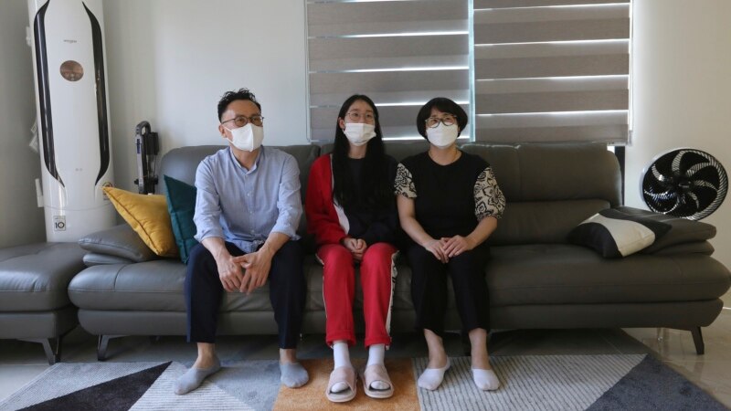 In South Korea, Poorer Students Hit Harder by COVID-19 Restrictions