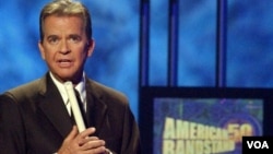 Dick Clark hosting American Bandstand