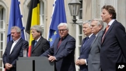 Ministers from the European Union’s six founding nations brief the media after a Brexit meeting in Berlin. From left: Luxembourg’s Jean Asselborn, Italy’s Paolo Gentiloni, Germany’s Frank-Walter Steinmeier, Belgium’s Didier Reynders, France’s Jean-Marc Ayrault and the Netherlands’ Bert Koenders. 