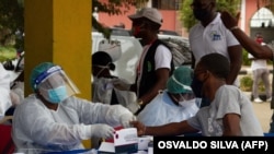 Realização de testes em Cazenga, Luanda, 31 agosto 2020