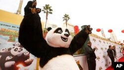 Master Po Ping seen at DreamWorks Animation and Twentieth Century Fox World Premiere of 'Kung Fu Panda 3' at TCL Chinese Theater, Jan. 16, 2016.