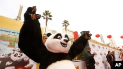 Master Po Ping pada pemutaran perdana 'Kung Fu Panda 3' di TCL Chinese Theater, Sabtu, 16 Januari 2016.