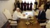 Президент Трамп запевнив Папу Римського Франциска в прагненні до миру
