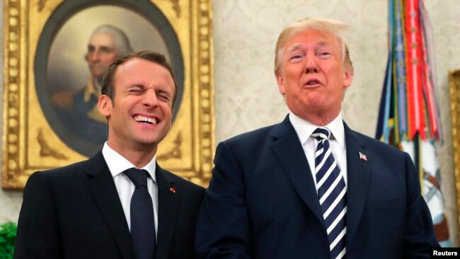 TT Donald Trump và TT Pháp Emmanuel Macron nói chuyện với truyền thông trước khi thảo luận vớ nhau trong Phòng Bầu Dục, Tòa Bạch Ốc hôm 24/4/2018. (AP Photo/Pablo Martinez Monsivais)