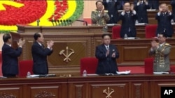 ທ່ານ Kim Jong Un, ໃນກອງປະຊຸມຢູ່ນະຄອນ Pyongyang, ປະເທດເກົາຫຼີເໜືອ, 7 ພຶດສະພາ, 2016. 