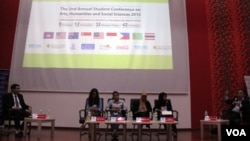 2nd Annual Student Conference on Arts, Humanities and Social Sciences held at Zaman University, in Phnom Penh on May 23rd 2015. This student conference aims to encourage students to do more research in their studies. (Nov Povleakhena/VOA Khmer)