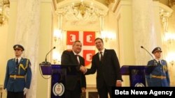 Prvi potpredsednik Vlade Srbije i ministar odbrane Aleksandar Vučić i potpredsednik ruske vlade Dmitrij Rogozin 