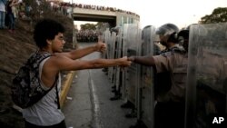 Los enfrentamientos entre la policía de Venezuela, y los estudiantes, iniciaron el pasado 12 de febrero, y practicamente no han tenido tregua desde entonces.