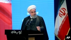 하산 로하니 이란 대통령이 4일 테헤란에서 연설하고 있다.