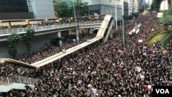 香港反送中示威游行(2019年6月16日资料照片 美国之音汤惠芸拍摄)