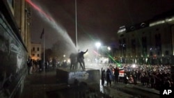 Protesti u Tbilisiju (Foto: AP/Zurab Tsertsvadze)