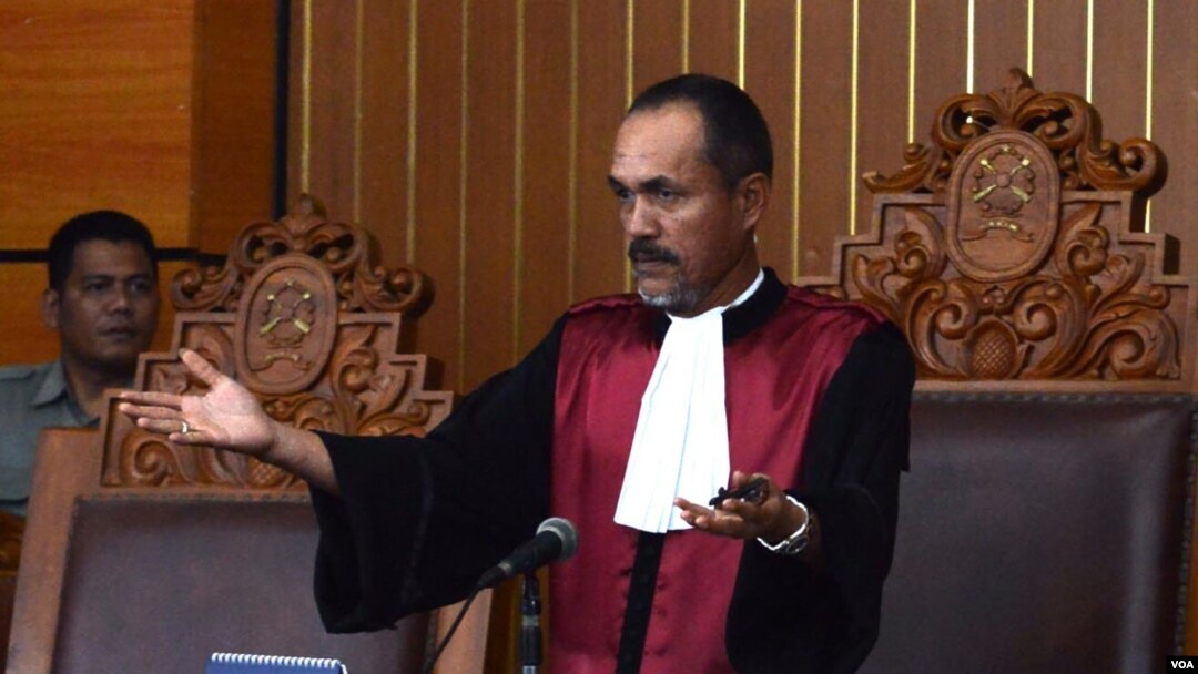 Hakim Sarpin Rizaldi usai menunda sidang praperadilan calon Kapolri Komjen Budi Gunawan di PN Jakarta Selatan, 2 Februari 2015. (Foto: dok - VOA/Fathiyah Wardah)