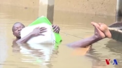 Evacuation de centaines de personnes après des inondations à Aboisso en Côte d'Ivoire (vidéo)