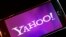 Le logo de Yahoo sur un smartphone à Francfort, en Allemagne, le 15 décembre 2016 (photo d'archive). 