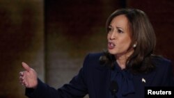 Wakil Presiden AS dan capres dari Partai Demokrat, Kamala Harris, berbicara di hari keempat Konvensi Nasional Partai Demokrat di Chicago, Illinois, pada 22 Agustus 2024. (Foto: Reuters/Mike Segar)