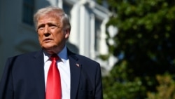 资料照片：美国总统特朗普离开白宫前往安德鲁斯联合基地。(2026年4月11日)