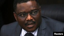  Ministan kiwon lafiyar Najeriya Onyebuchi Chukwu yayin da yake jawabi akan cutar ebola 