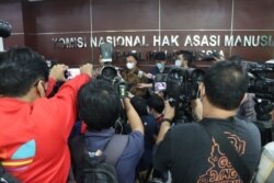 Suasana konferensi pers Wakil Ketua KPK Nurul Ghufron dan Komisioner Komnas HAM Choirul Anam di Jakarta pada Kamis (17/6). (Foto: Komnas HAM)