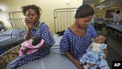 Mothers with their newborn babies in a Lagos hospital, (file photo) (AP).