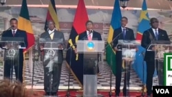 (D-G) Président Félix Tshisekedi ya RDC na bakokani baye Paul Kagame ya Rwanda, Joao Lourenço ya Angola, Yoweri Museveni ya Ouganda mpe Denis Sassou N'Guesso ya Congo-Brazzaville, na bokutani na Luanda, Angola, 21 août 2019.