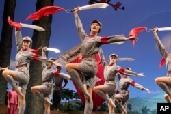 2006年11月9日，中国歌剧舞剧团在南宁表演芭蕾舞剧《红色娘子军》