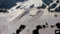 Bão Harvey gây ngập lụt ở bang Texas
