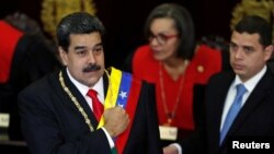 ປະ​ທາ​ນາ​ທິ​ບໍ​ດີ​ເວ​ເນ​ຊູ​ເອ​ລາ ທ່ານ​ນິ​ໂກ​ລາ​ສ ມາ​ດູ​ໂຣ