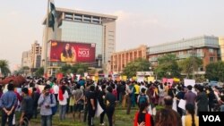 ພວກແມ່ຍິງໃນປາກິສຖານ ພາກັນປະທ້ວງການຂົ່ມຂືນແມ່ຍິງ ໃນເມືອງປັນຈາບ ປາກິສຖານ.