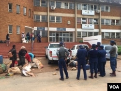 Otsheketsha basenkambeni yamapholisa eGwanda