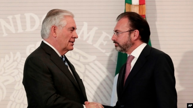 El secretario de Estado, Rex Tillerson aseguró que: “Subrayamos la importancia de detener las armas de fuego ilegales y el efectivo a granel que es originario de los Estados Unidos y que fluye hacia México”.