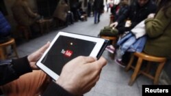 Sitios en la web como YouTube han hecho de los videos un factor predominante en el empleo que se da a Internet.