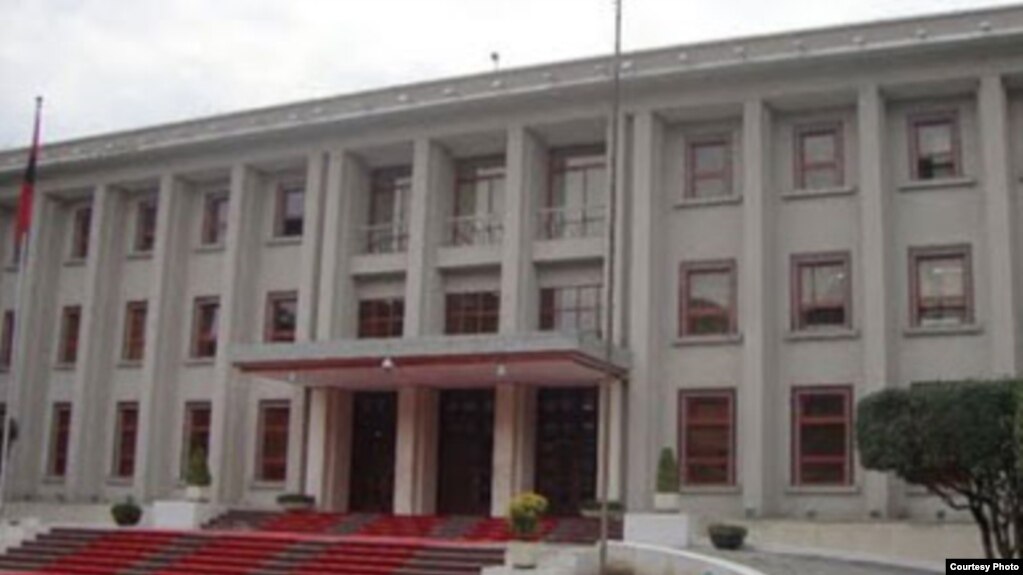 Shqipëri, asnjë shpresë për zgjedhjen e presidentit dhe në raundin e tretë