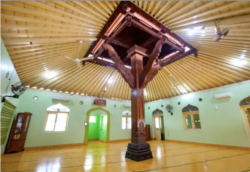 Masjid Soko Tunggal di Tamansari, Yogyakarta dengan gaya arsitektur Jawa. (Foto: Courtesy/Yuwono Sri S)