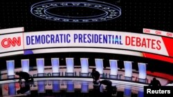 Panggung debat capres partai Demokrat untuk Pilpres 2020 di Fox Theatre, Detroit, Michigan, 30 Juli 2019. (Foto: dok).
