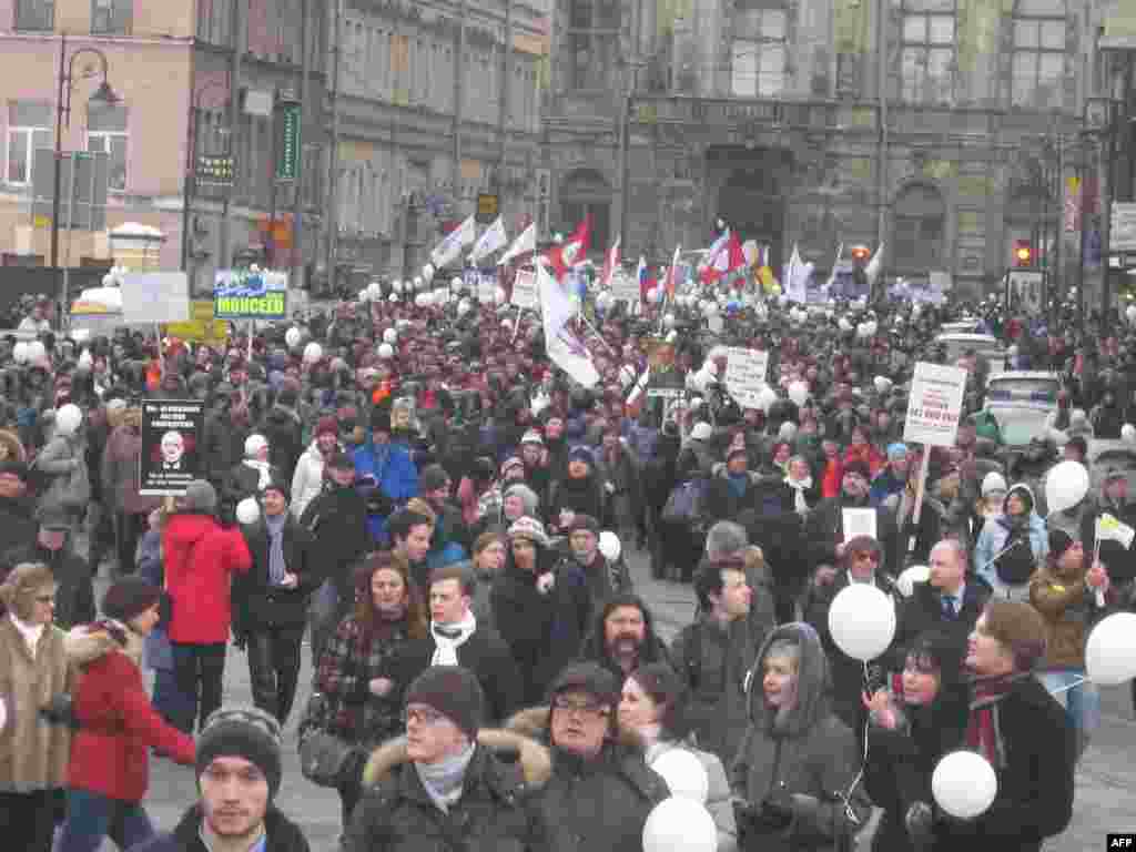 В Санкт-Петербурге прошел митинг «За честные выборы!» с участием Каспарова, Удальцова и Навального