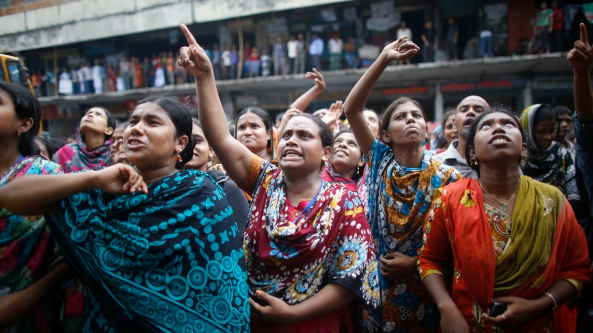 Bangladesh Garment Workers Protest Low Pay Shut Factories
