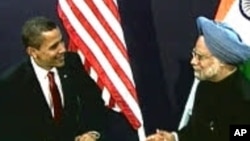 صدر اوباما، وزیر اعظم من موہن سنگھ (فائل فوٹو)
